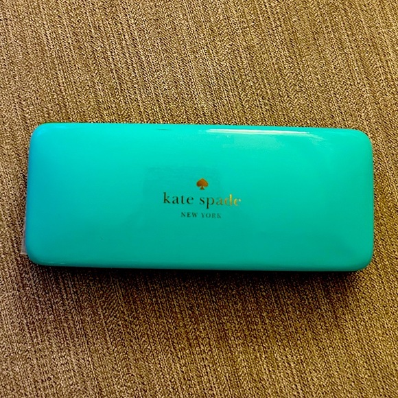 kate spade Accessories - Kate Spade Glass Case with cleaning cloth
